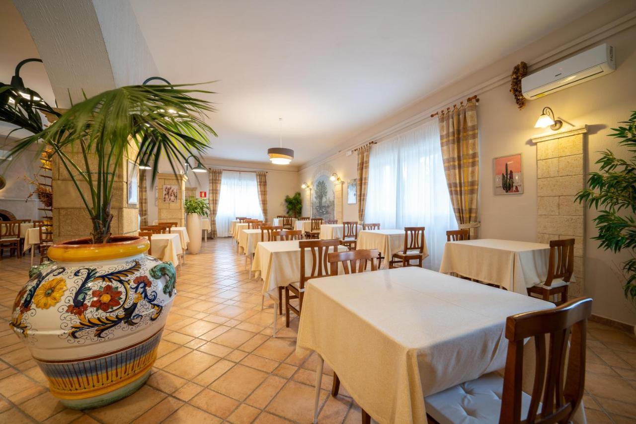 Hotel Costa D'Oro Торре-Ово Екстер'єр фото