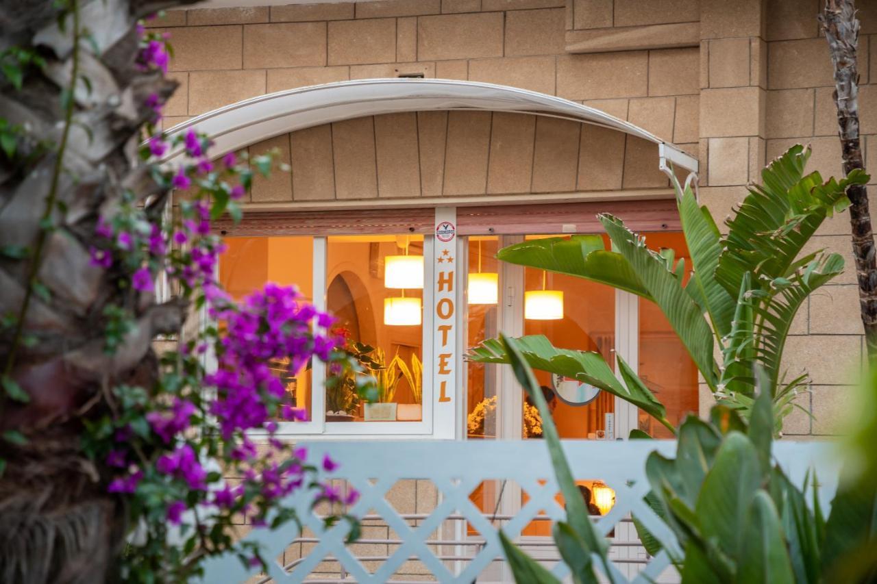 Hotel Costa D'Oro Торре-Ово Екстер'єр фото